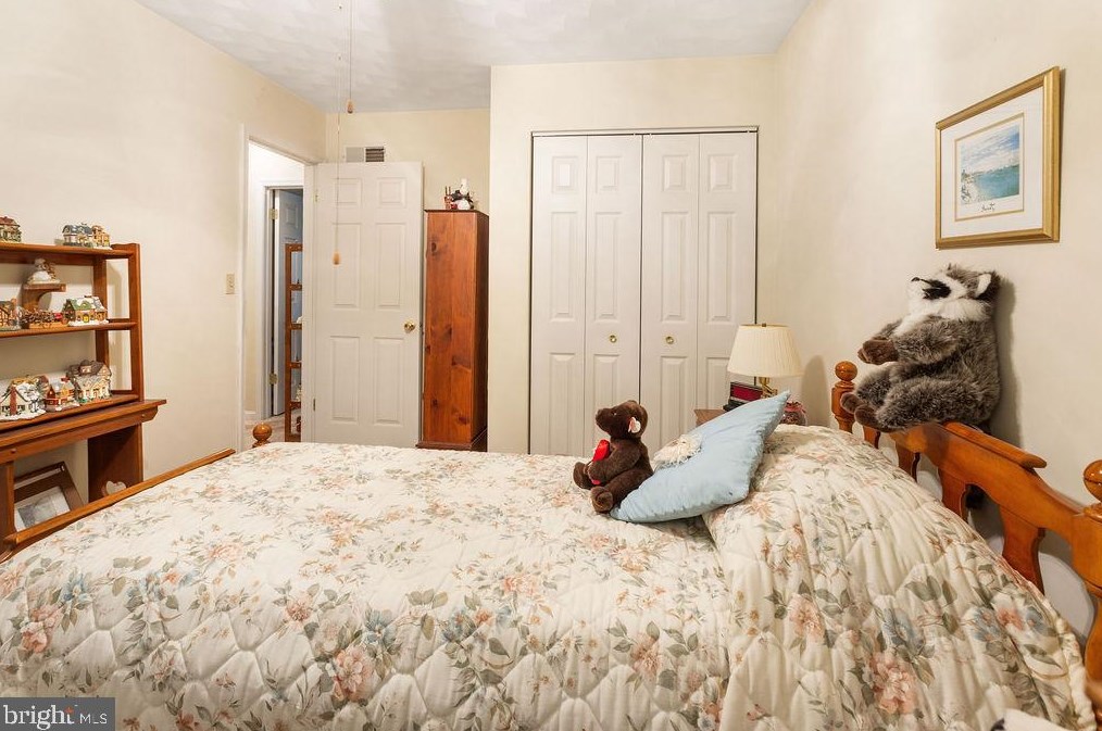 354 Jasmine Dr, Hanover PA 17331-3465 exterior