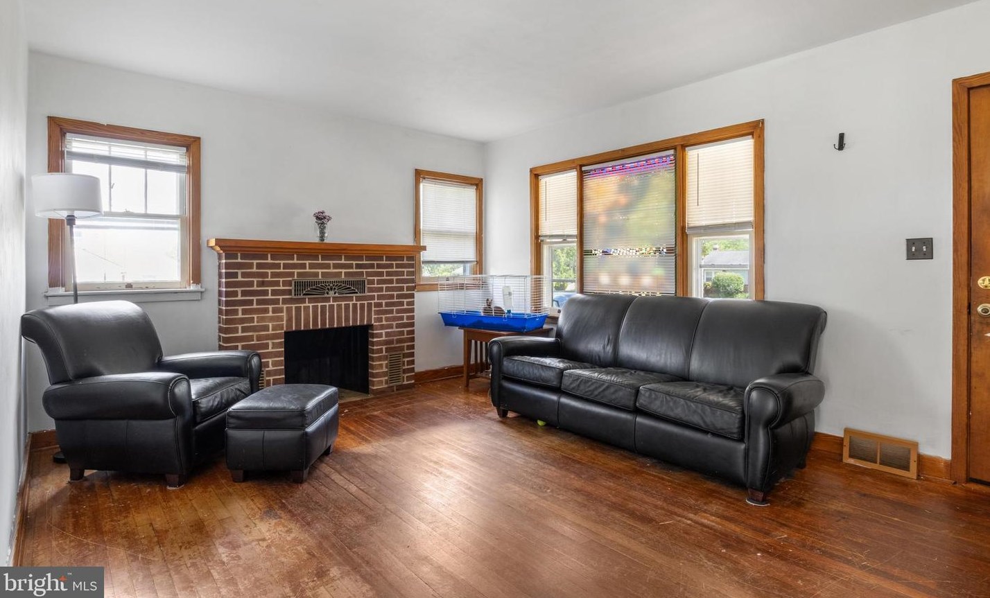 798 Fairview Dr, Hanover PA 17331-8436 exterior