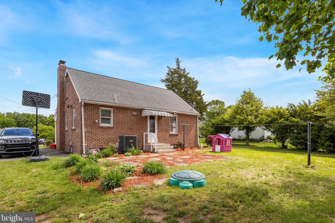 798 Fairview Dr, Hanover PA 17331-8436 exterior