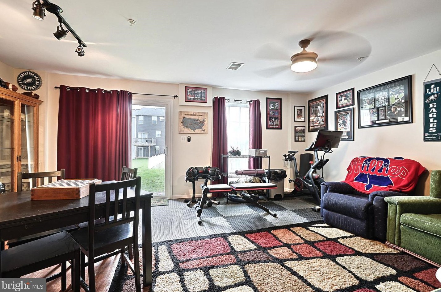 48 Ctr St, Hanover PA 17331-2829 exterior