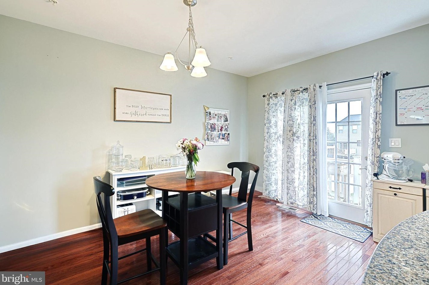 48 Ctr St, Hanover PA 17331-2829 exterior