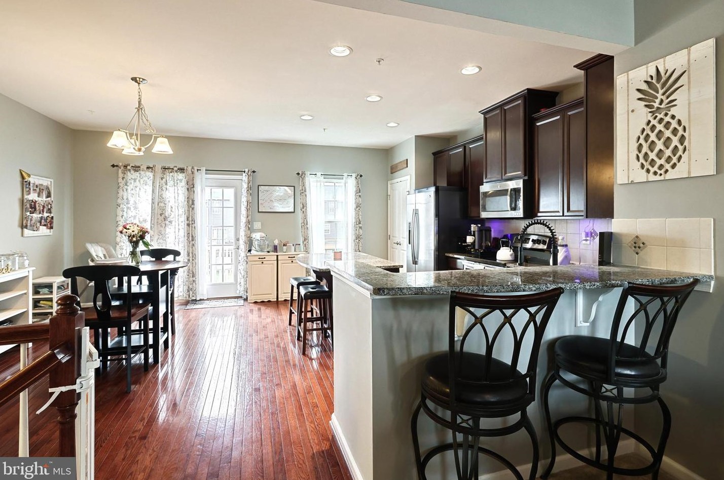 48 Ctr St, Hanover PA 17331-2829 exterior