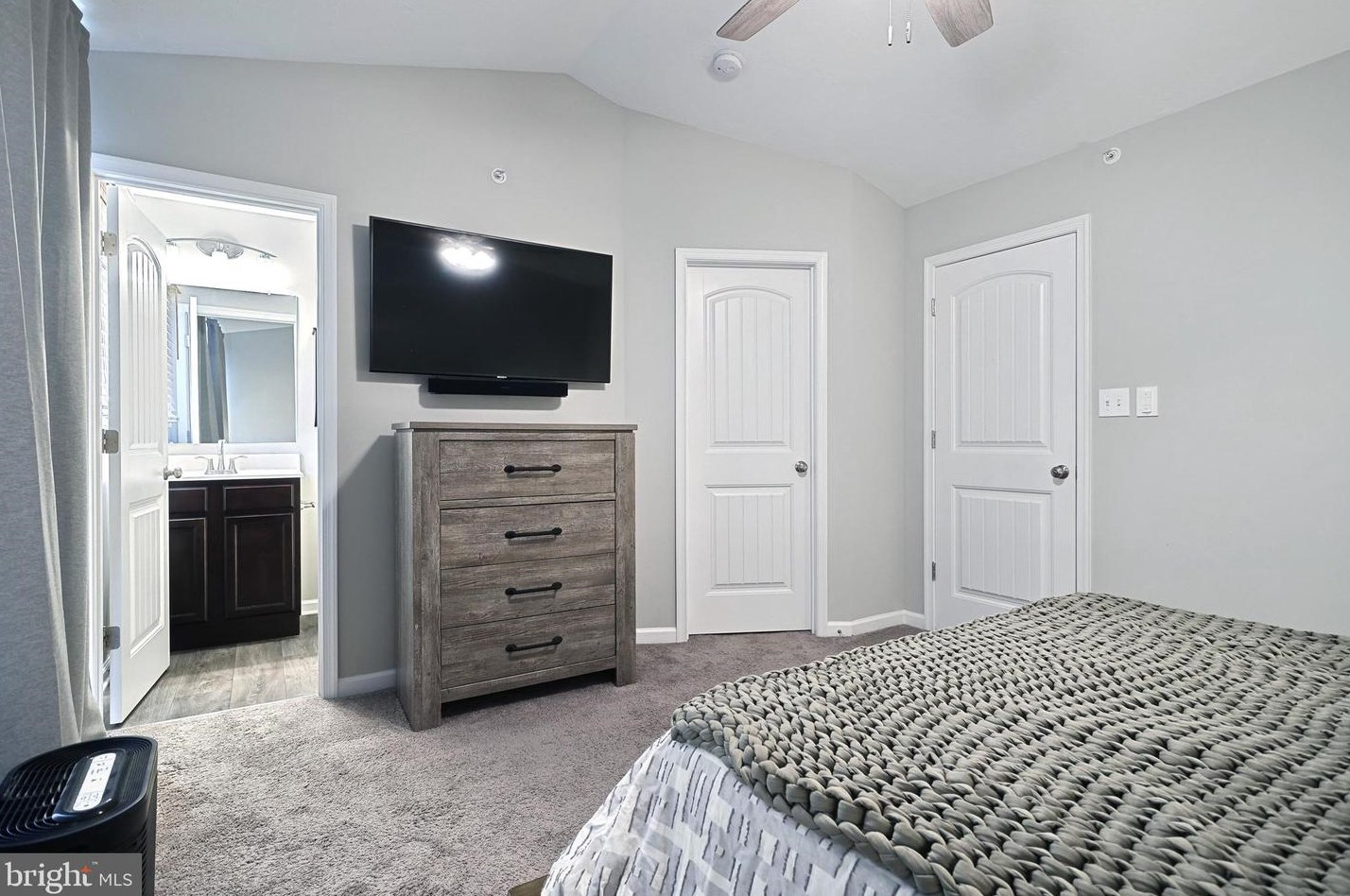 48 Overlook Dr, Hanover PA 17331-9136 exterior