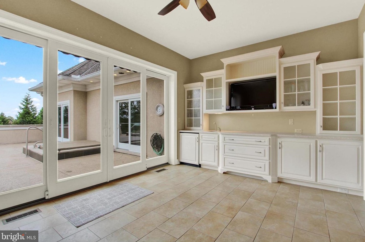 280 Thornhill Dr, Hanover PA  17331-7973 exterior