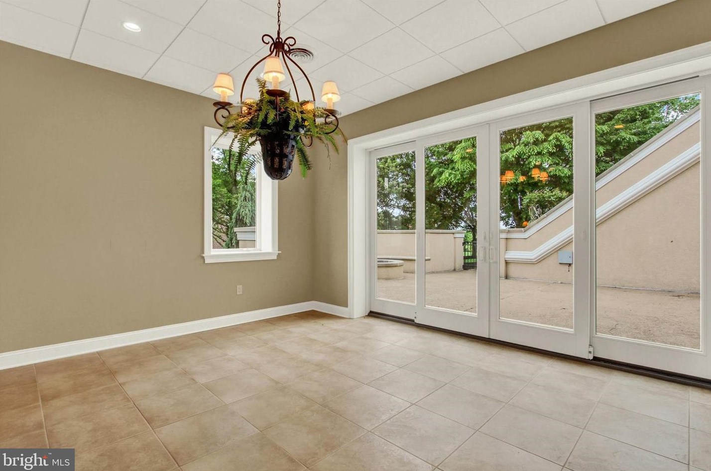 280 Thornhill Dr, Hanover PA  17331-7973 exterior