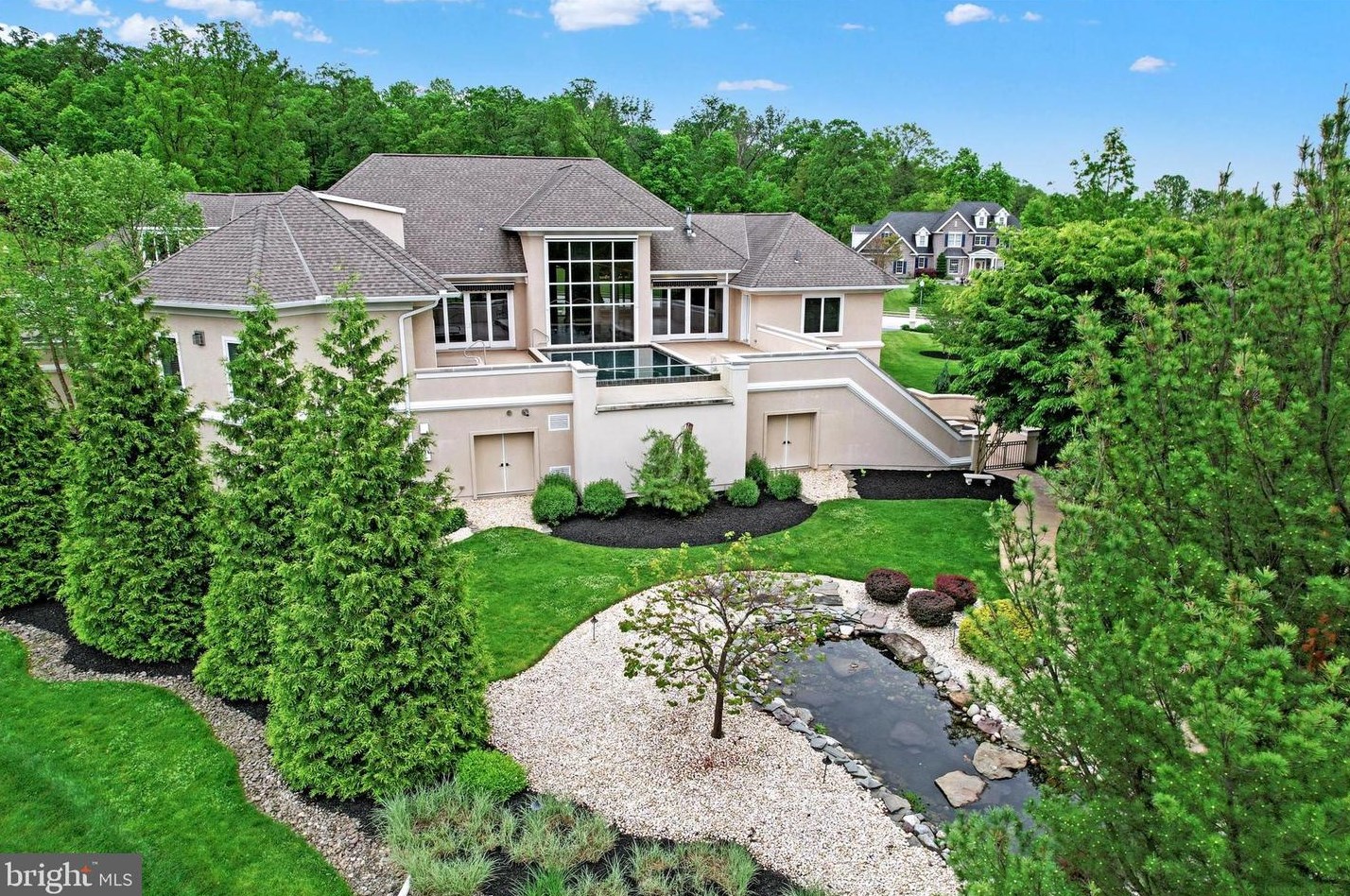 280 Thornhill Dr, Hanover PA  17331-7973 exterior