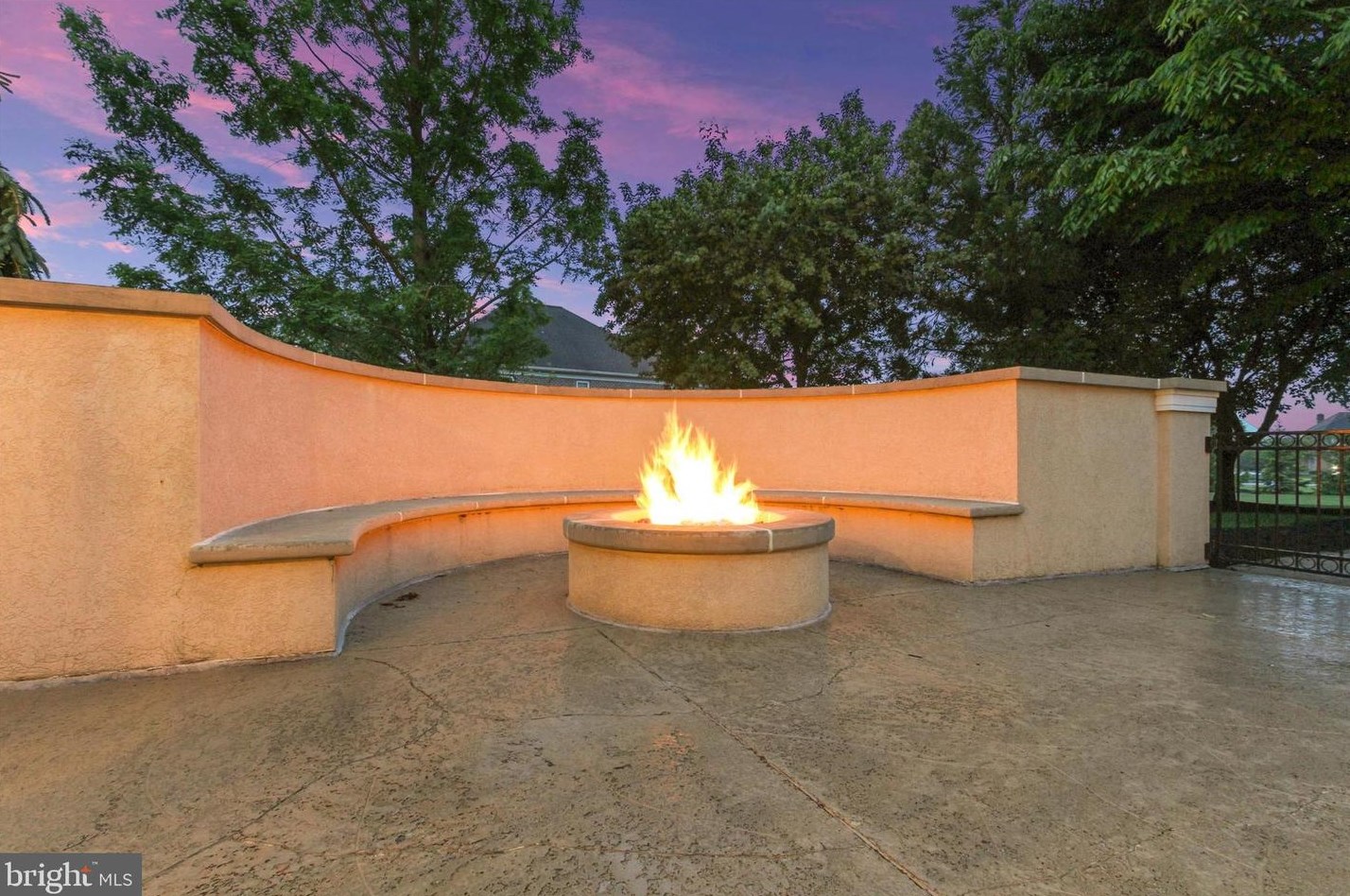 280 Thornhill Dr, Hanover PA  17331-7973 exterior