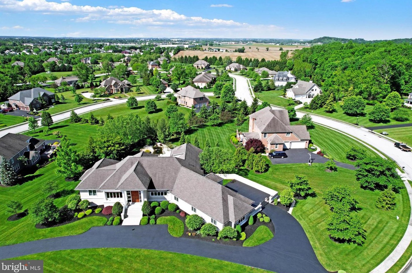 280 Thornhill Dr, Hanover PA  17331-7973 exterior