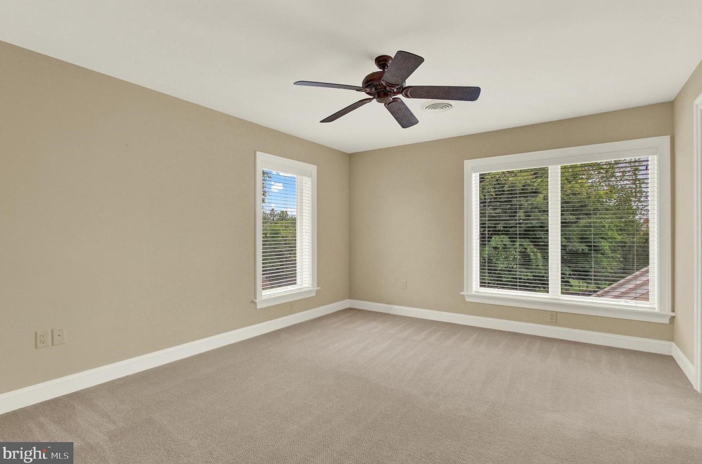 280 Thornhill Dr, Hanover PA  17331-7973 exterior