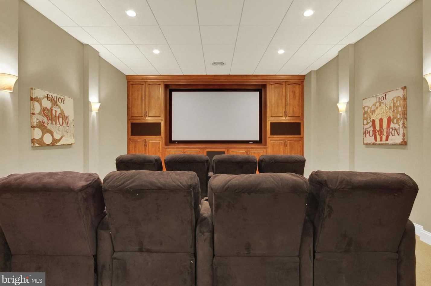 280 Thornhill Dr, Hanover PA  17331-7973 exterior