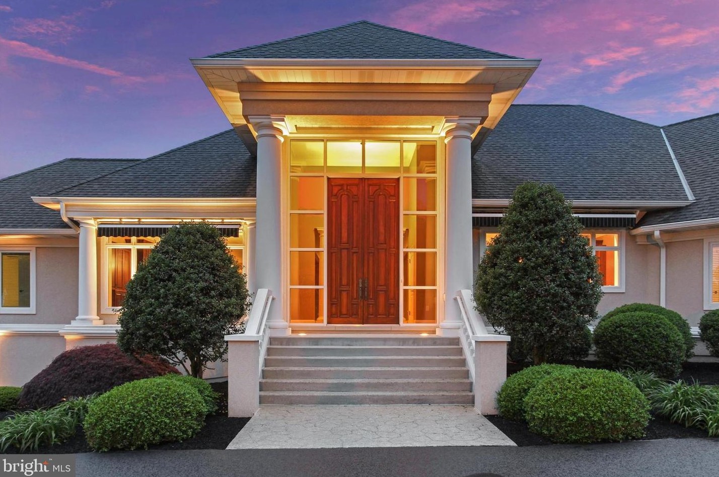 280 Thornhill Dr, Hanover PA  17331-7973 exterior