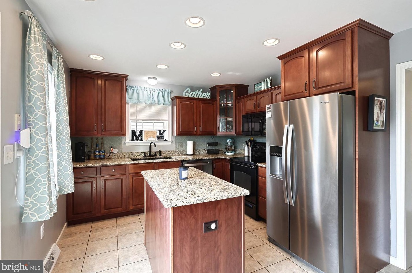 285 Thomas Armor Dr, Bittersville PA  17366-9000 exterior