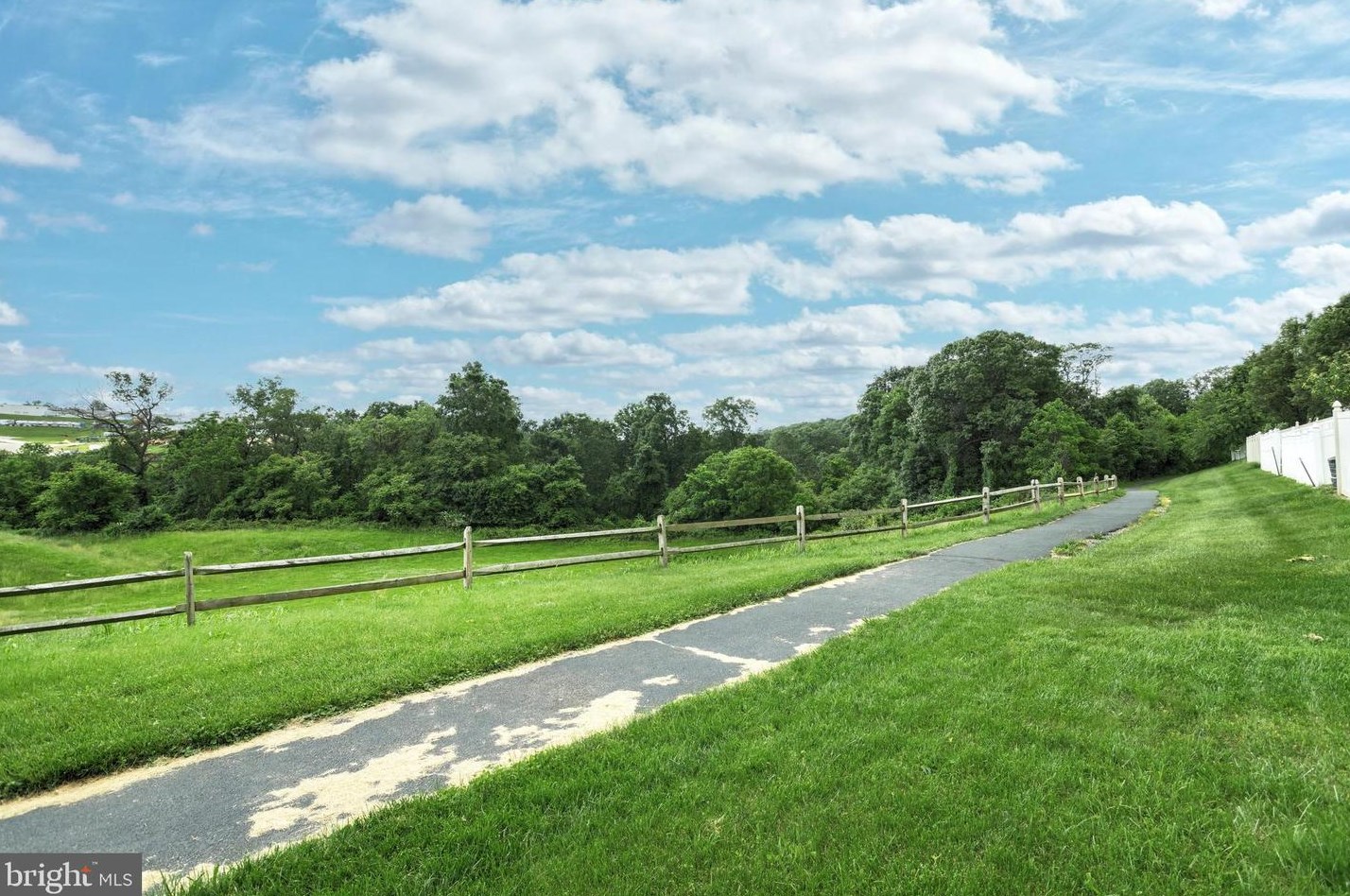 285 Thomas Armor Dr, Bittersville PA  17366-9000 exterior