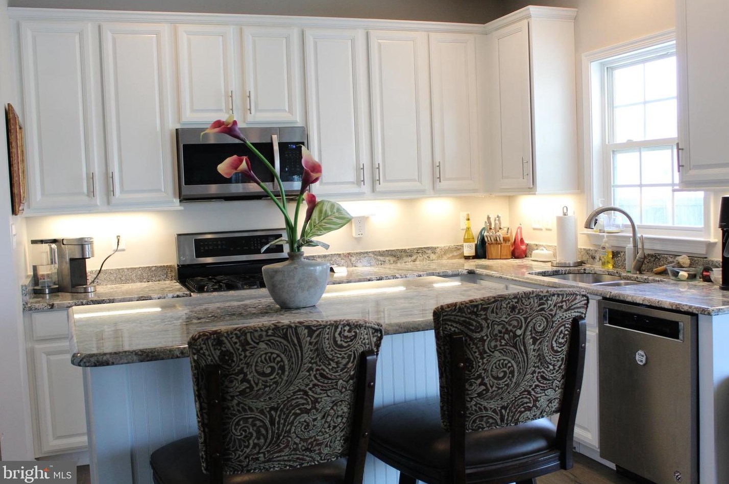 2251 Water Garden Dr, Hanover PA 17331-8323 exterior