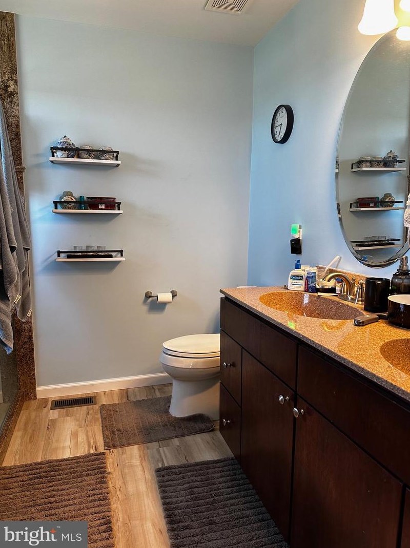 2251 Water Garden Dr, Hanover PA 17331-8323 exterior