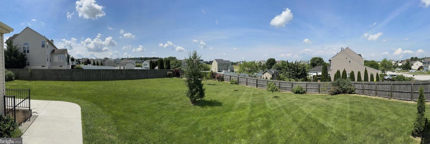 2251 Water Garden Dr, Hanover PA 17331-8323 exterior