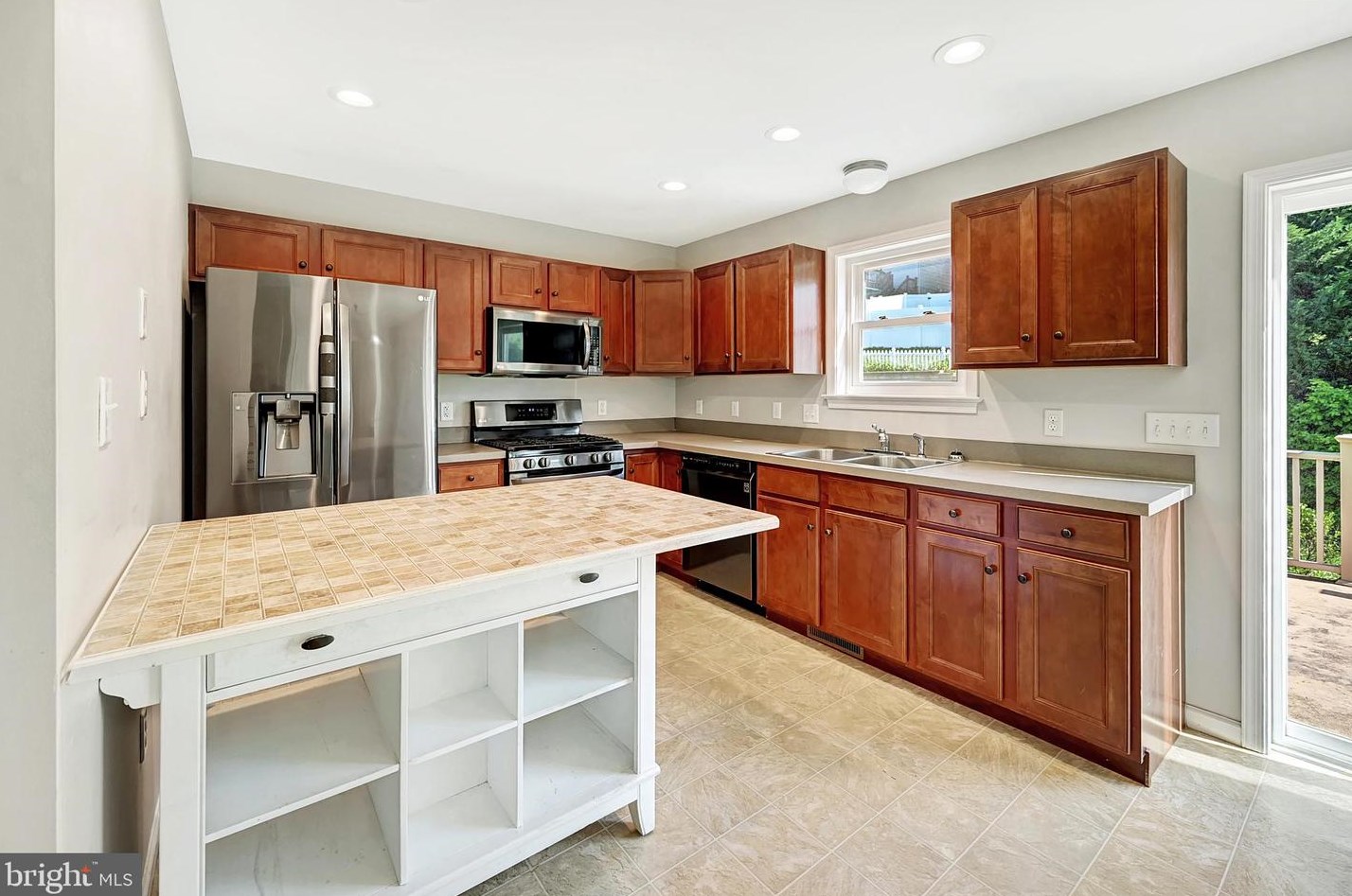 270 Thomas Armor Dr, Bittersville PA 17366-9000 exterior