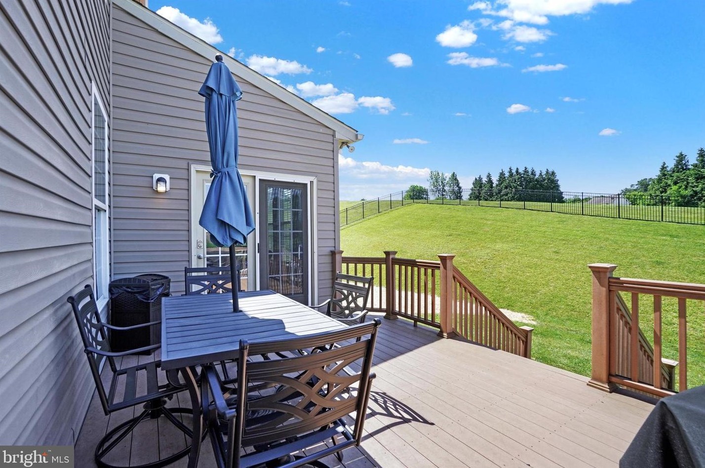 2542 Codorus Ln, Spring Grove PA  17362-9101 exterior