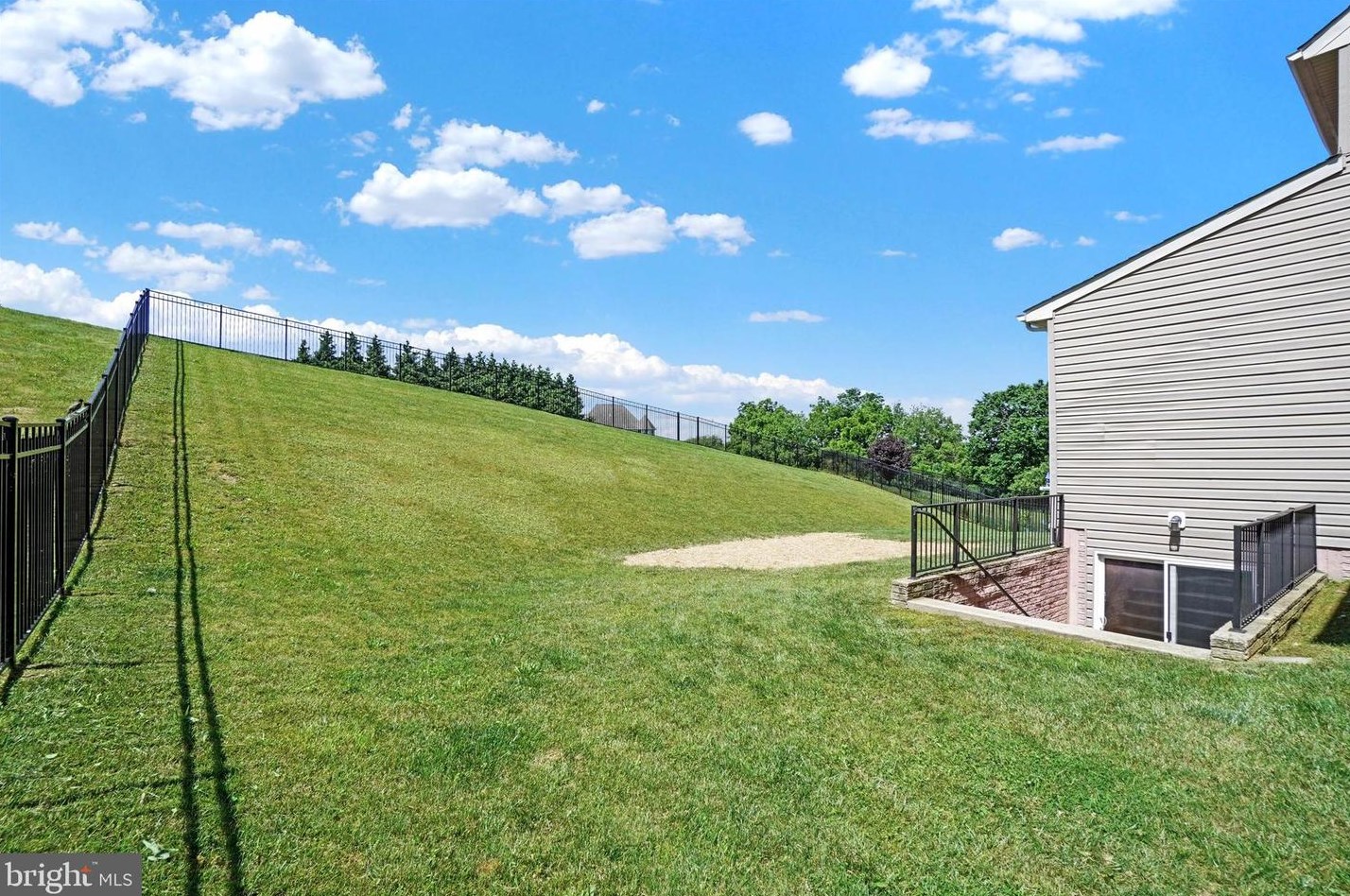 2542 Codorus Ln, Spring Grove PA  17362-9101 exterior