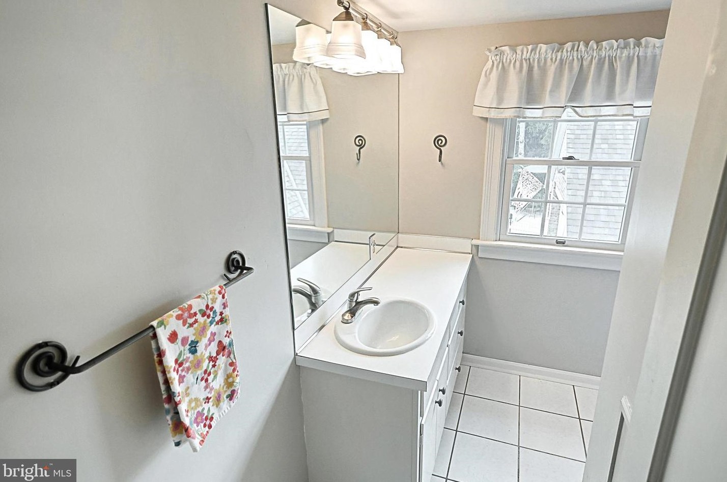 387 Dart Dr, Hanover PA 17331-1324 exterior