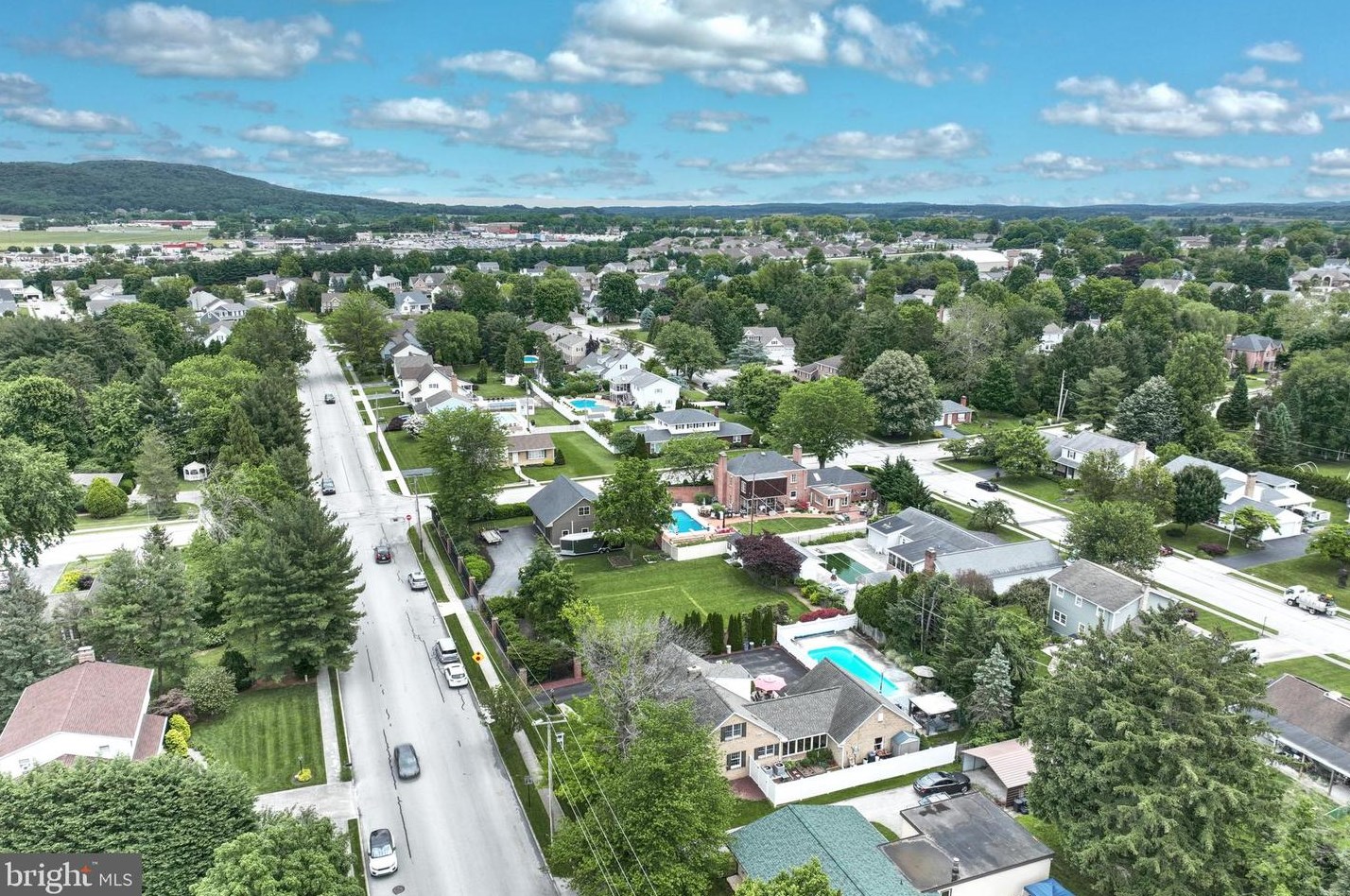 387 Dart Dr, Hanover PA 17331-1324 exterior