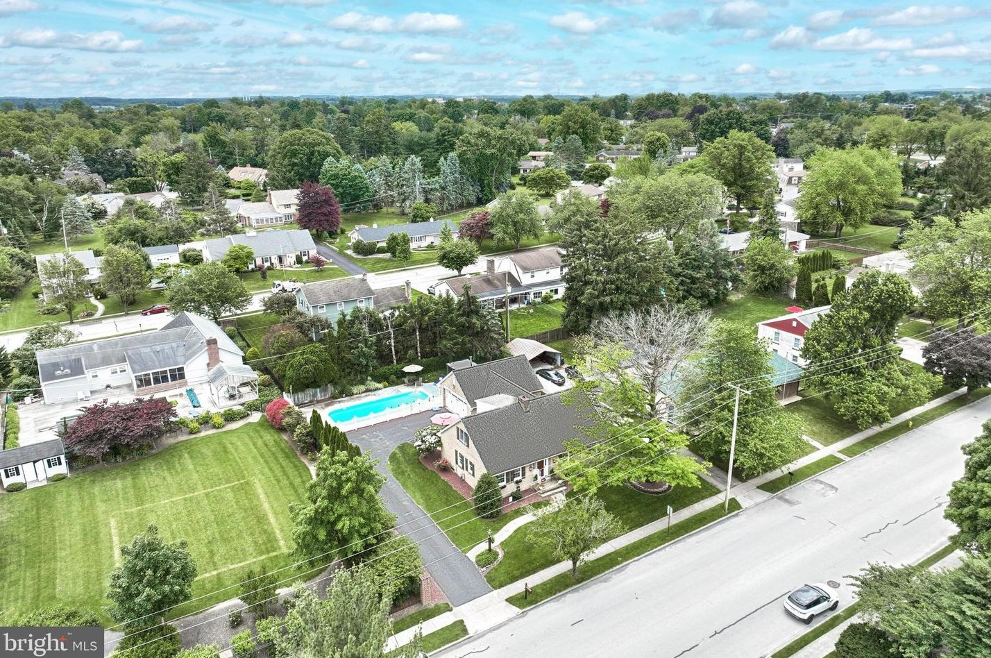 387 Dart Dr, Hanover PA 17331-1324 exterior