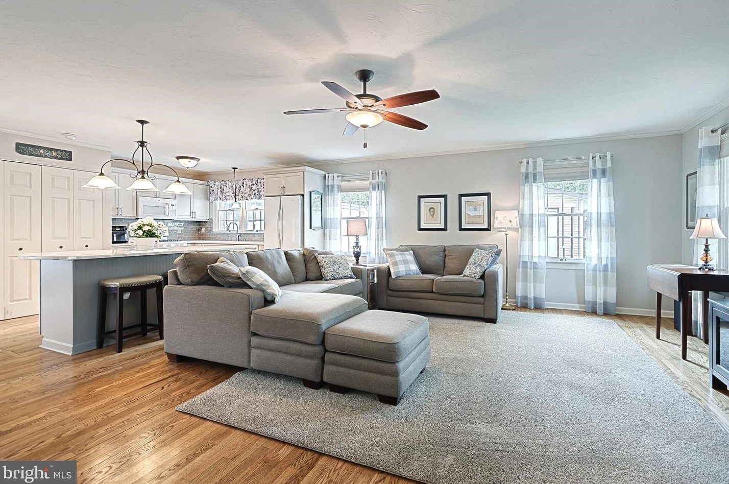 387 Dart Dr, Hanover PA 17331-1324 exterior