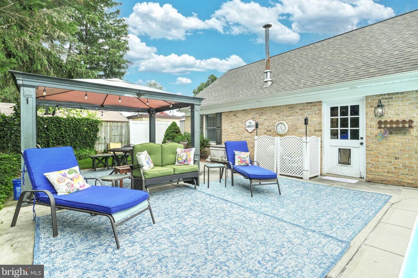 387 Dart Dr, Hanover PA 17331-1324 exterior