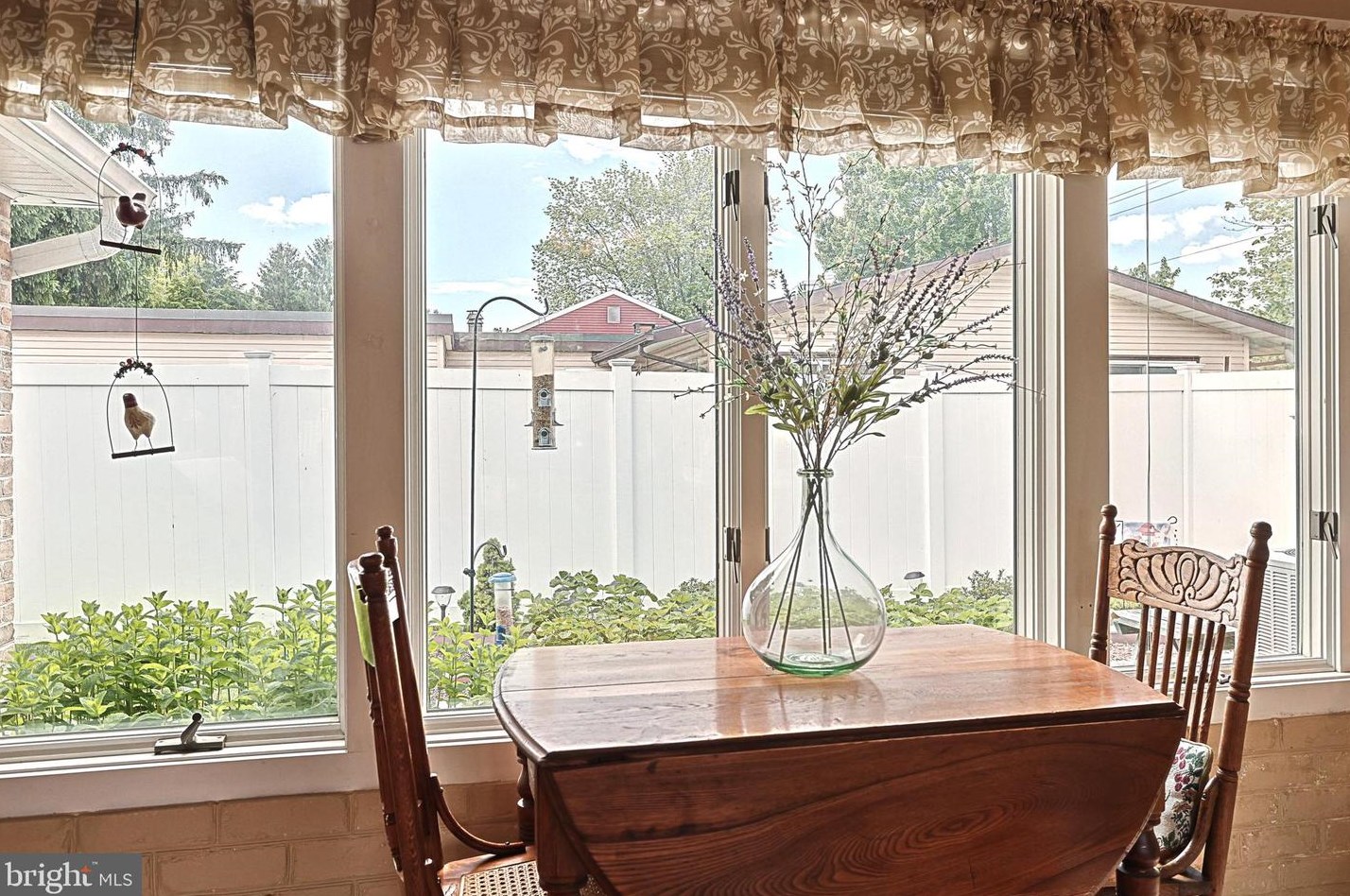 387 Dart Dr, Hanover PA 17331-1324 exterior