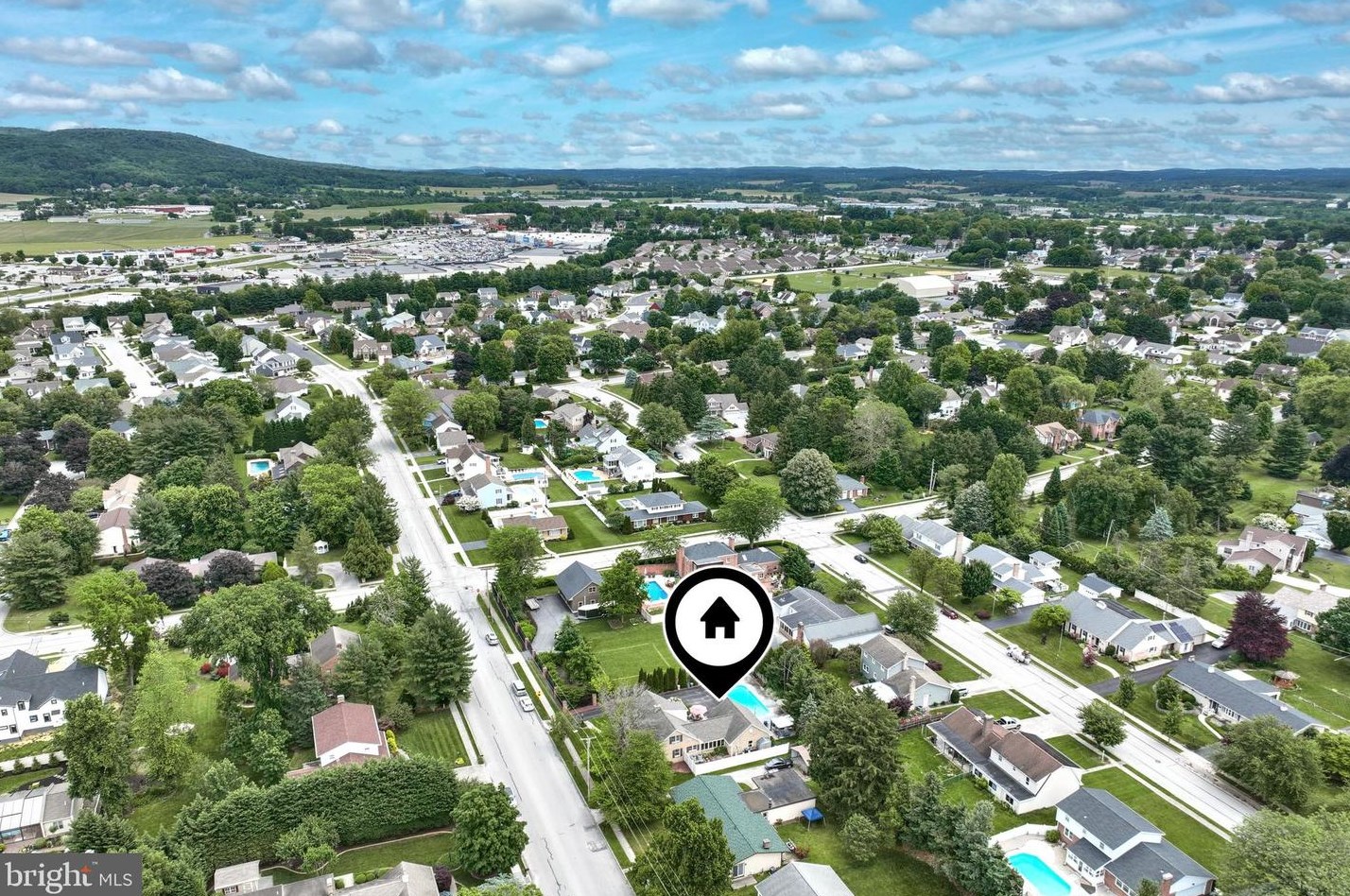 387 Dart Dr, Hanover PA 17331-1324 exterior