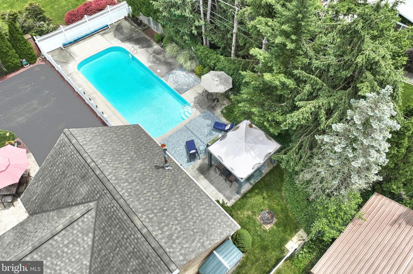 387 Dart Dr, Hanover PA 17331-1324 exterior