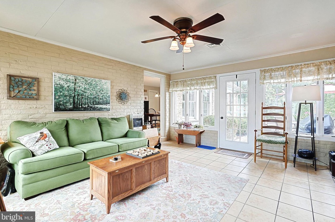 387 Dart Dr, Hanover PA 17331-1324 exterior