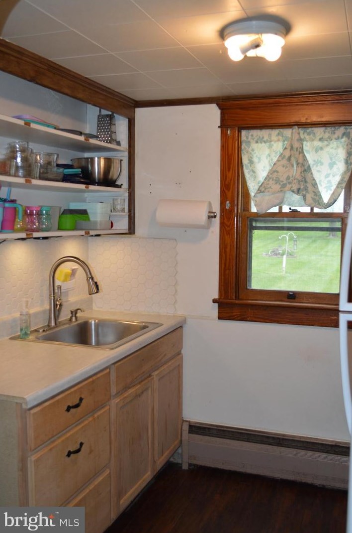 210 Charles Ave, Hanover PA 17331-3338 exterior