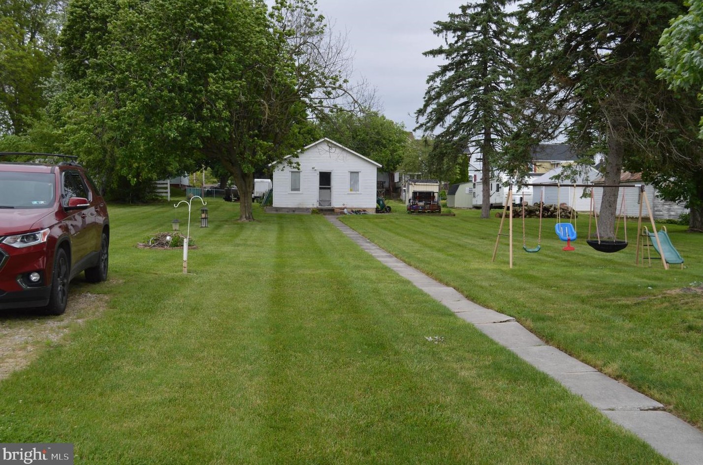 210 Charles Ave, Hanover PA 17331-3338 exterior