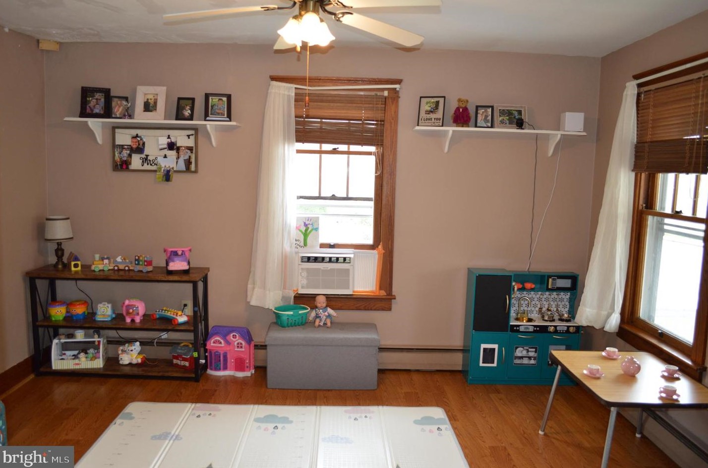 210 Charles Ave, Hanover PA 17331-3338 exterior