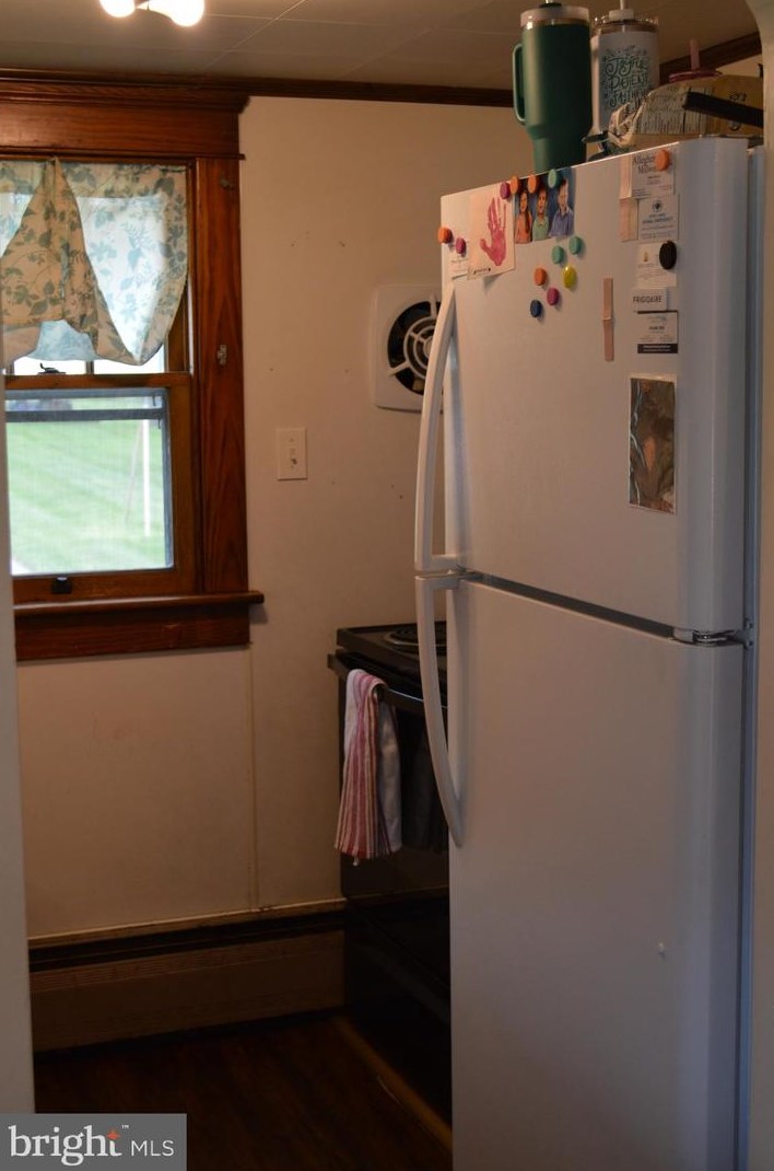 210 Charles Ave, Hanover PA 17331-3338 exterior