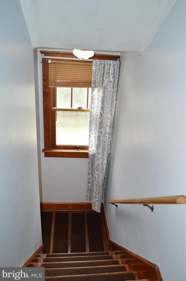 210 Charles Ave, Hanover PA 17331-3338 exterior