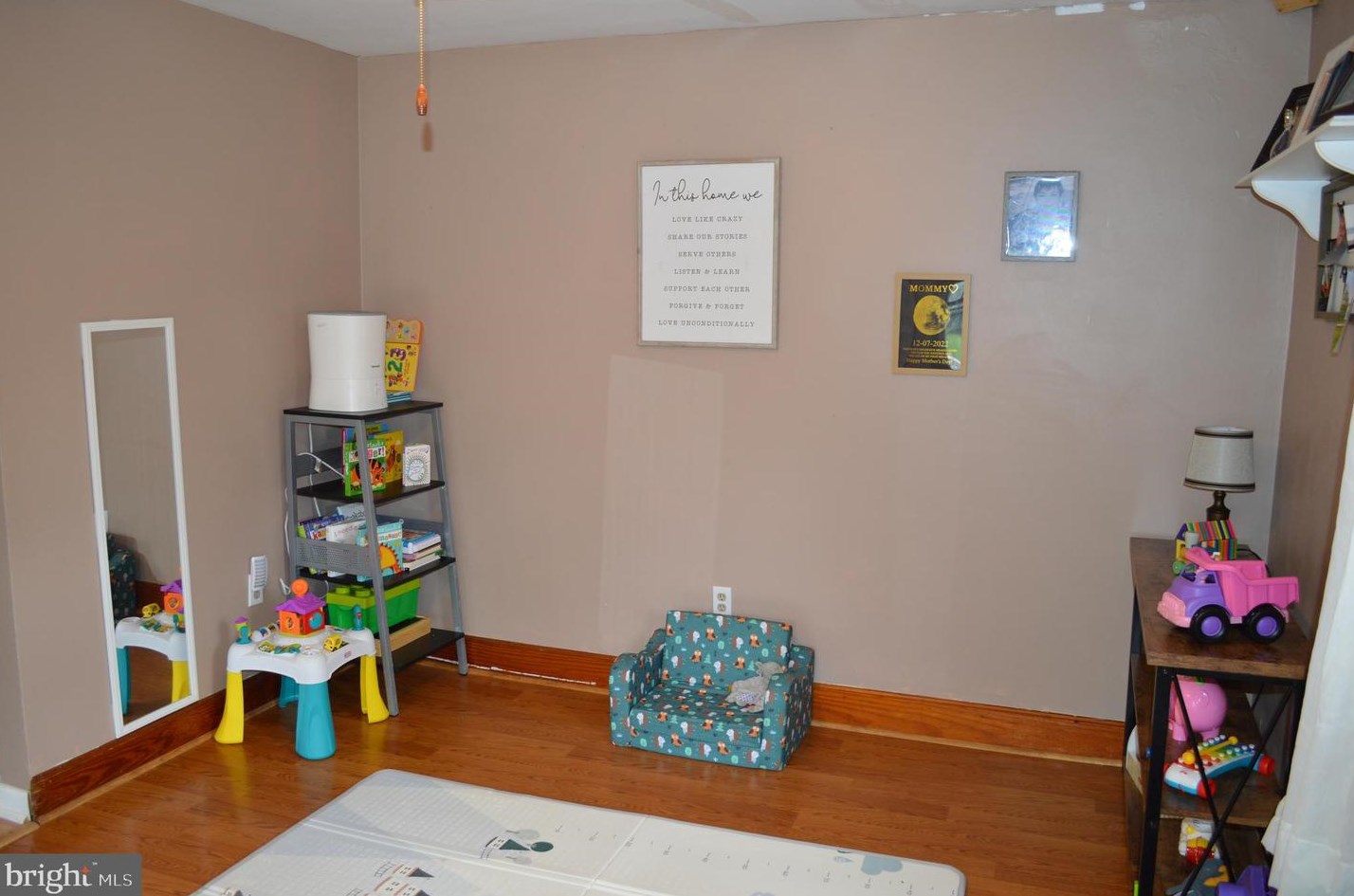 210 Charles Ave, Hanover PA 17331-3338 exterior