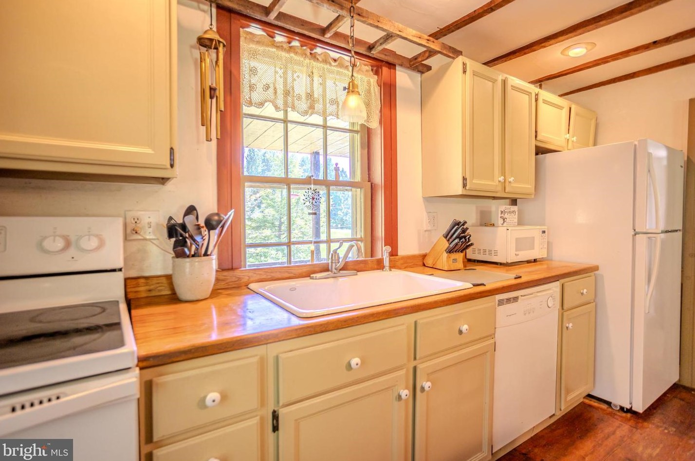 497 Laurence Dr, Hanover PA 17331-8499 exterior