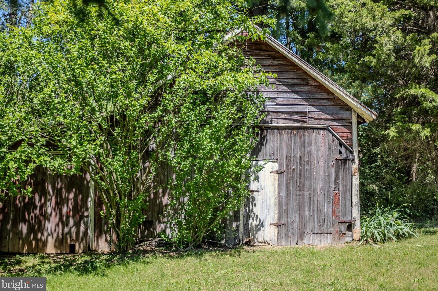 497 Laurence Dr, Hanover PA 17331-8499 exterior