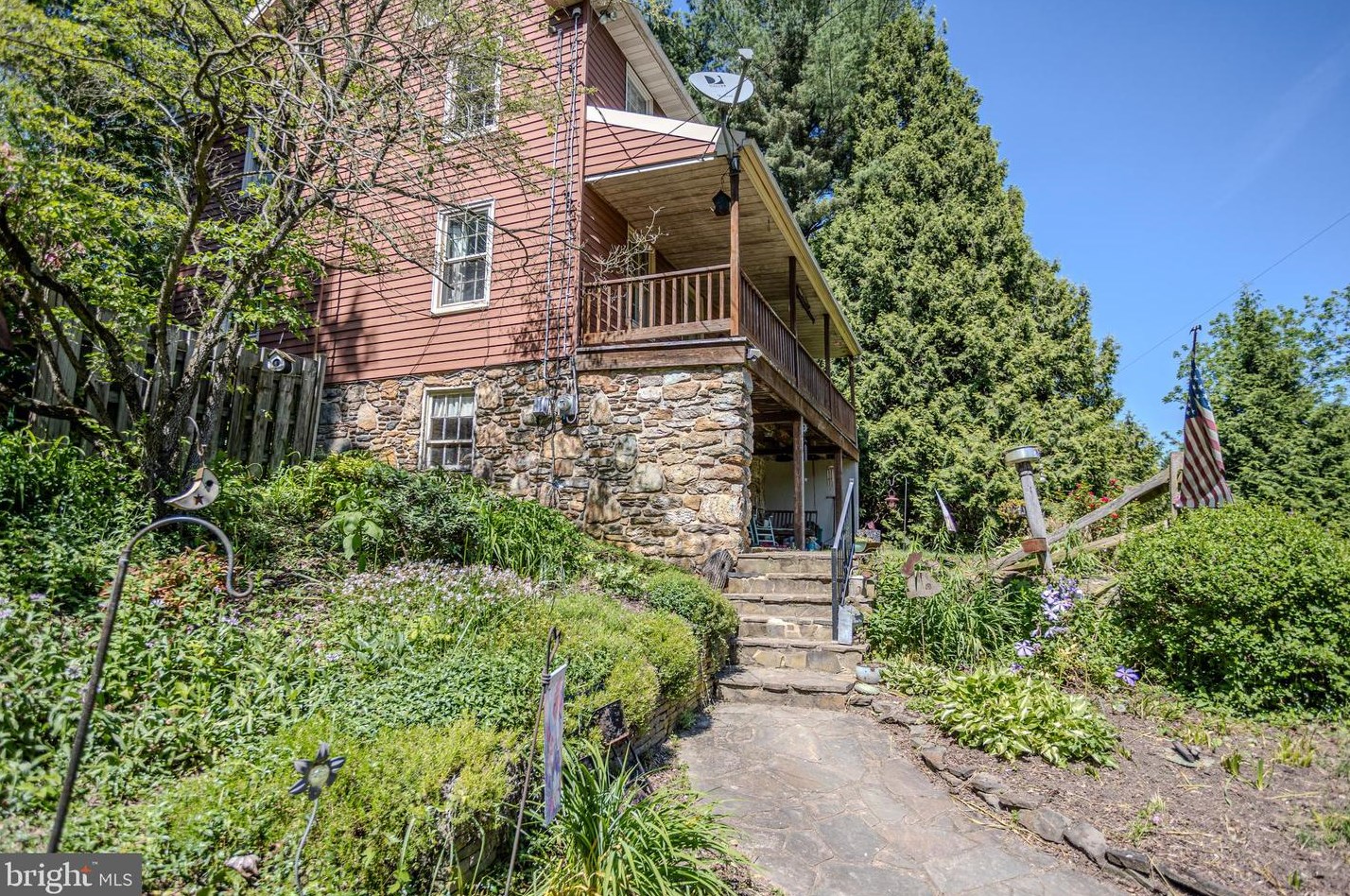 497 Laurence Dr, Hanover PA 17331-8499 exterior