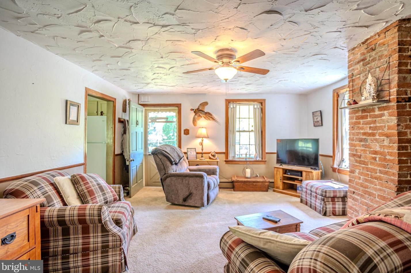 497 Laurence Dr, Hanover PA 17331-8499 exterior