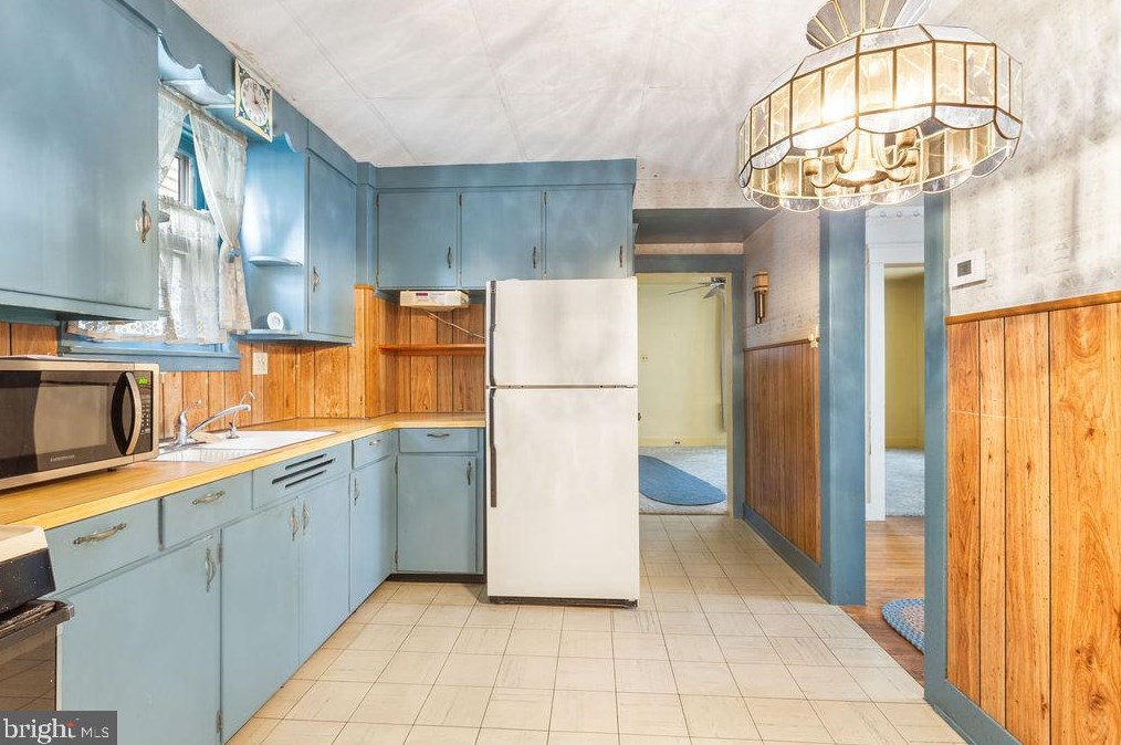 6 Penn St, Hanover PA 17331-1924 exterior