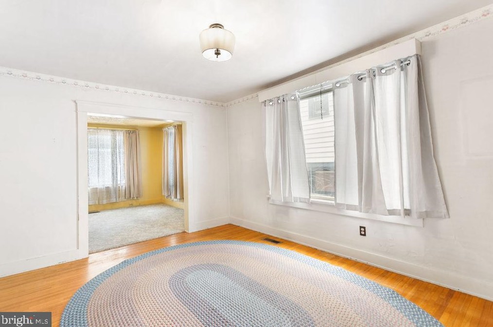 6 Penn St, Hanover PA 17331-1924 exterior