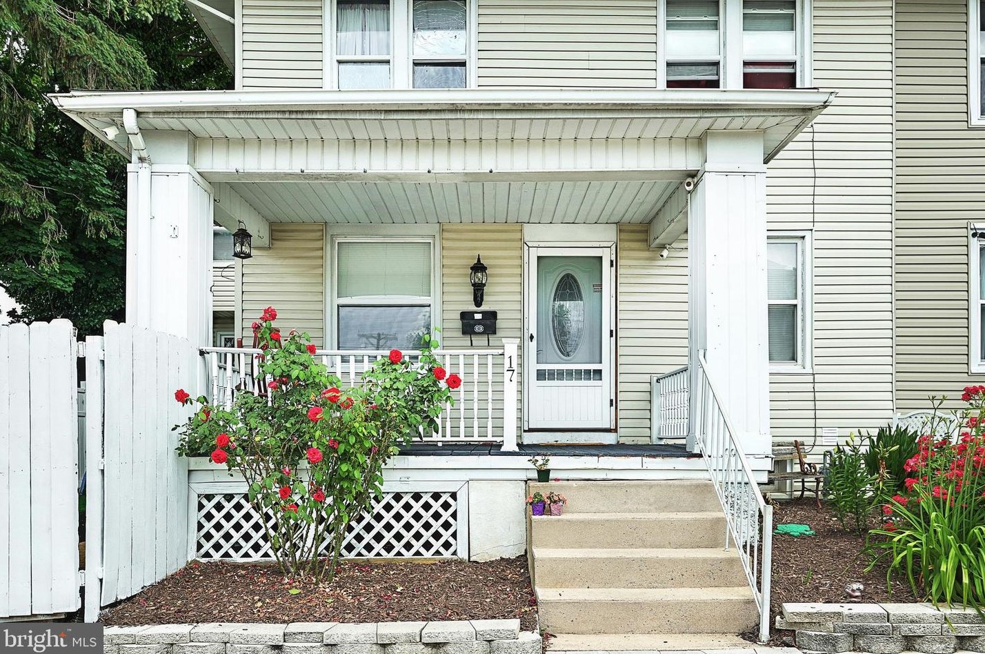 17 Adams St, York PA 17404-5301 exterior