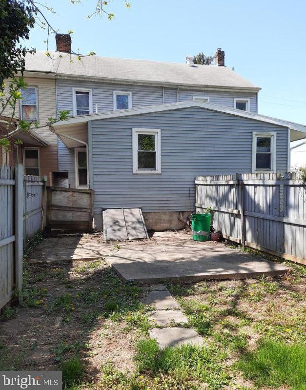 48 Lee St, York PA 17403-1617 exterior