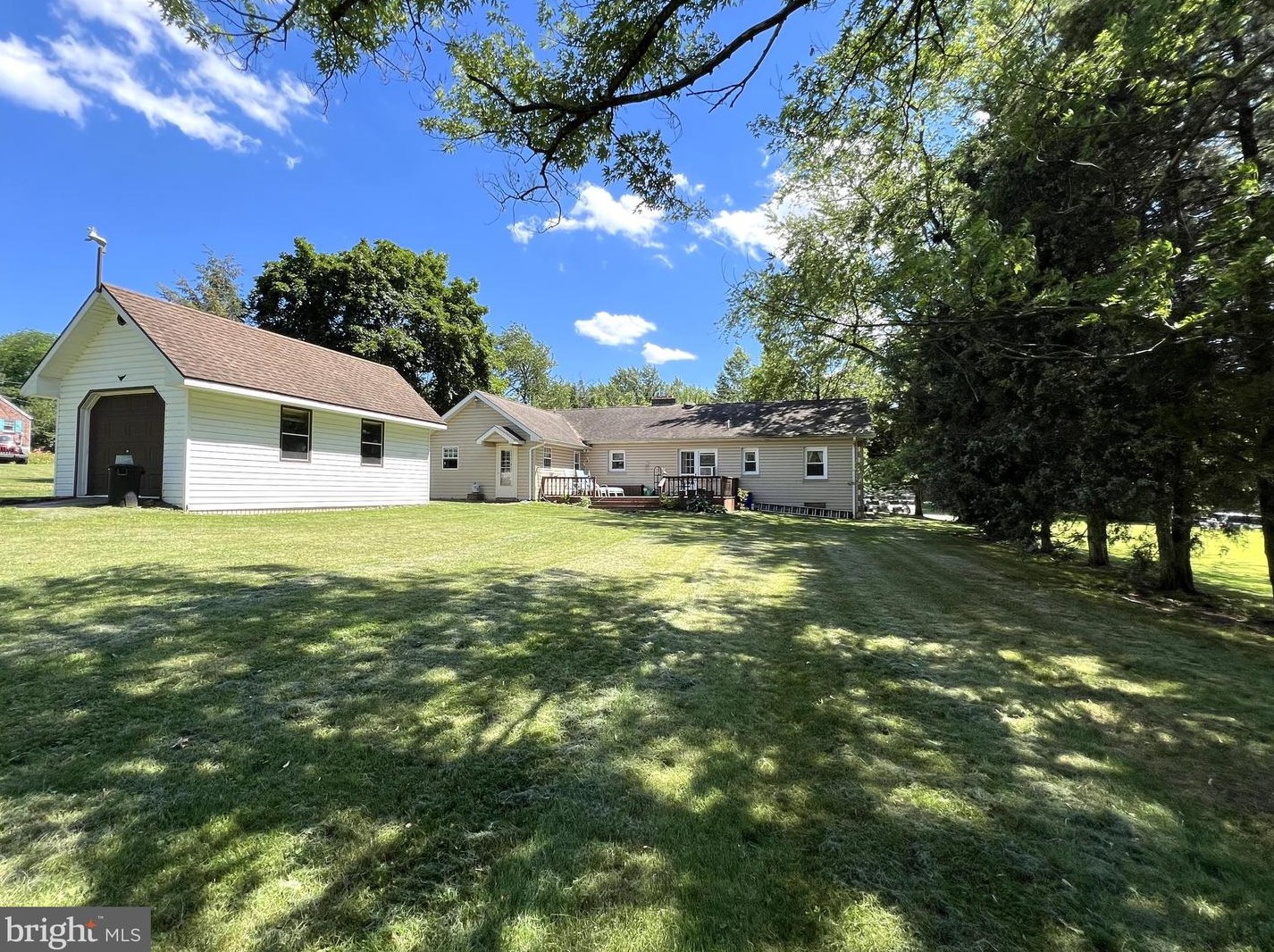 2085 Roosevelt Ave, York PA 17401-2915 exterior