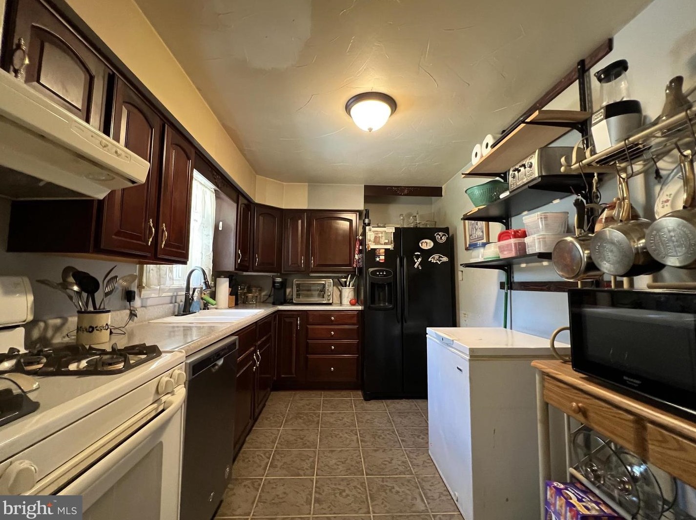 2085 Roosevelt Ave, York PA 17401-2915 exterior