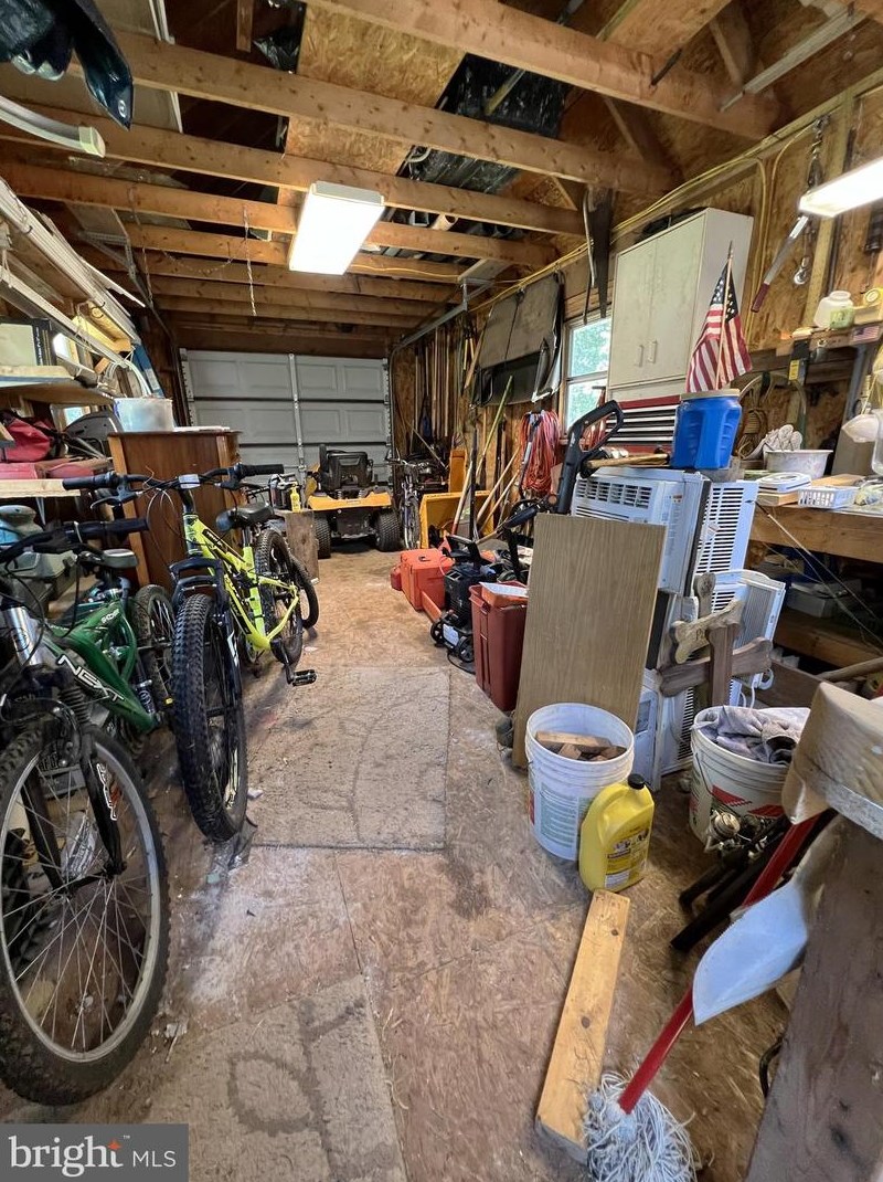 2085 Roosevelt Ave, York PA 17401-2915 exterior