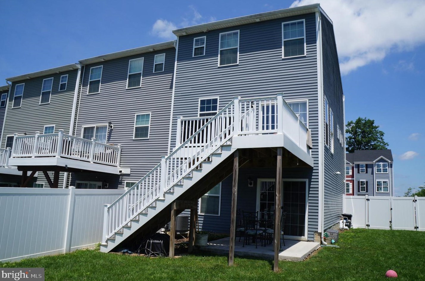 126 Overlook Dr, Hanover PA 17331-9136 exterior